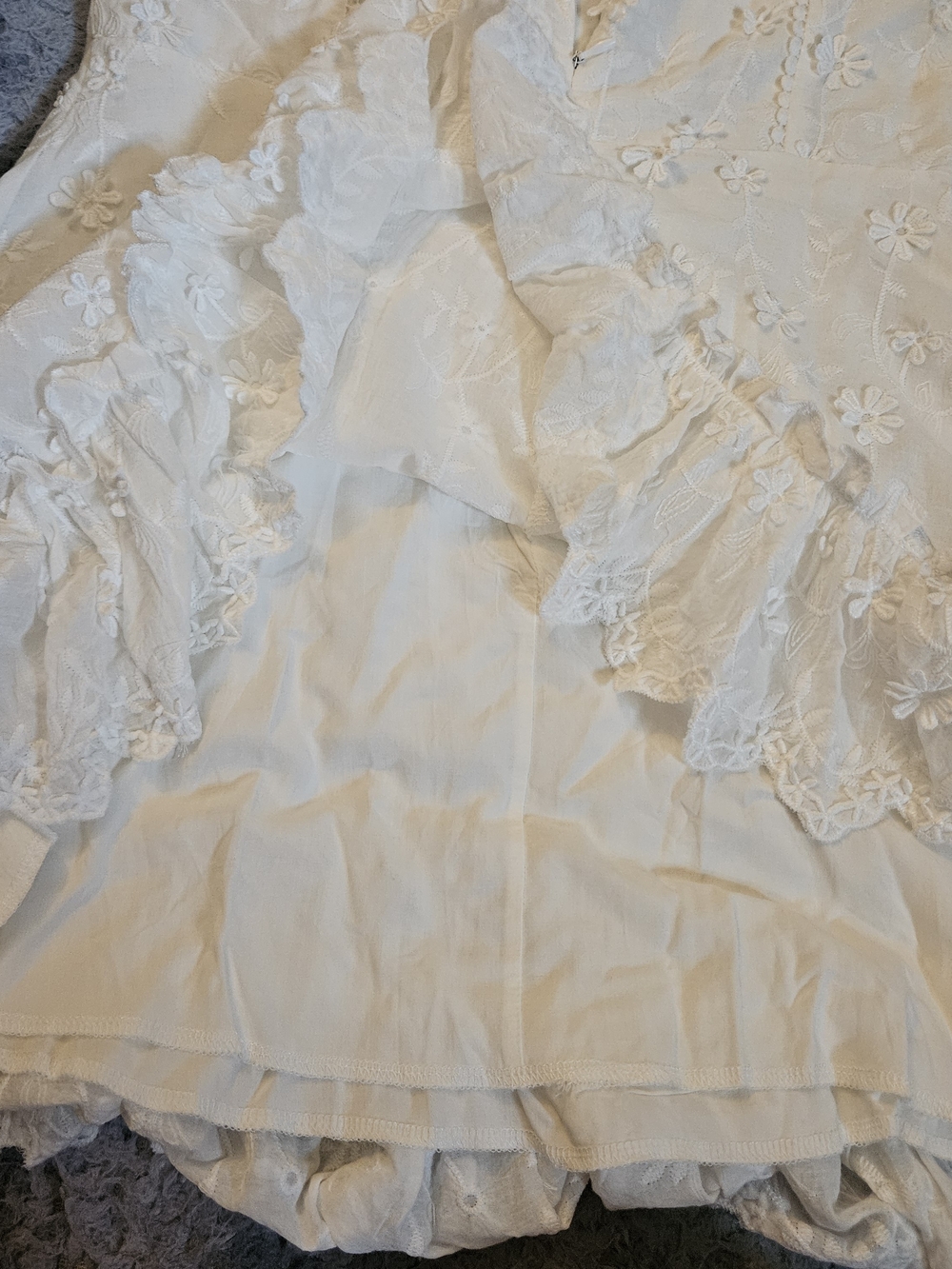 Showpo White Floral Embroidered Women’s Dress New With Tags - Picture 5 of 16